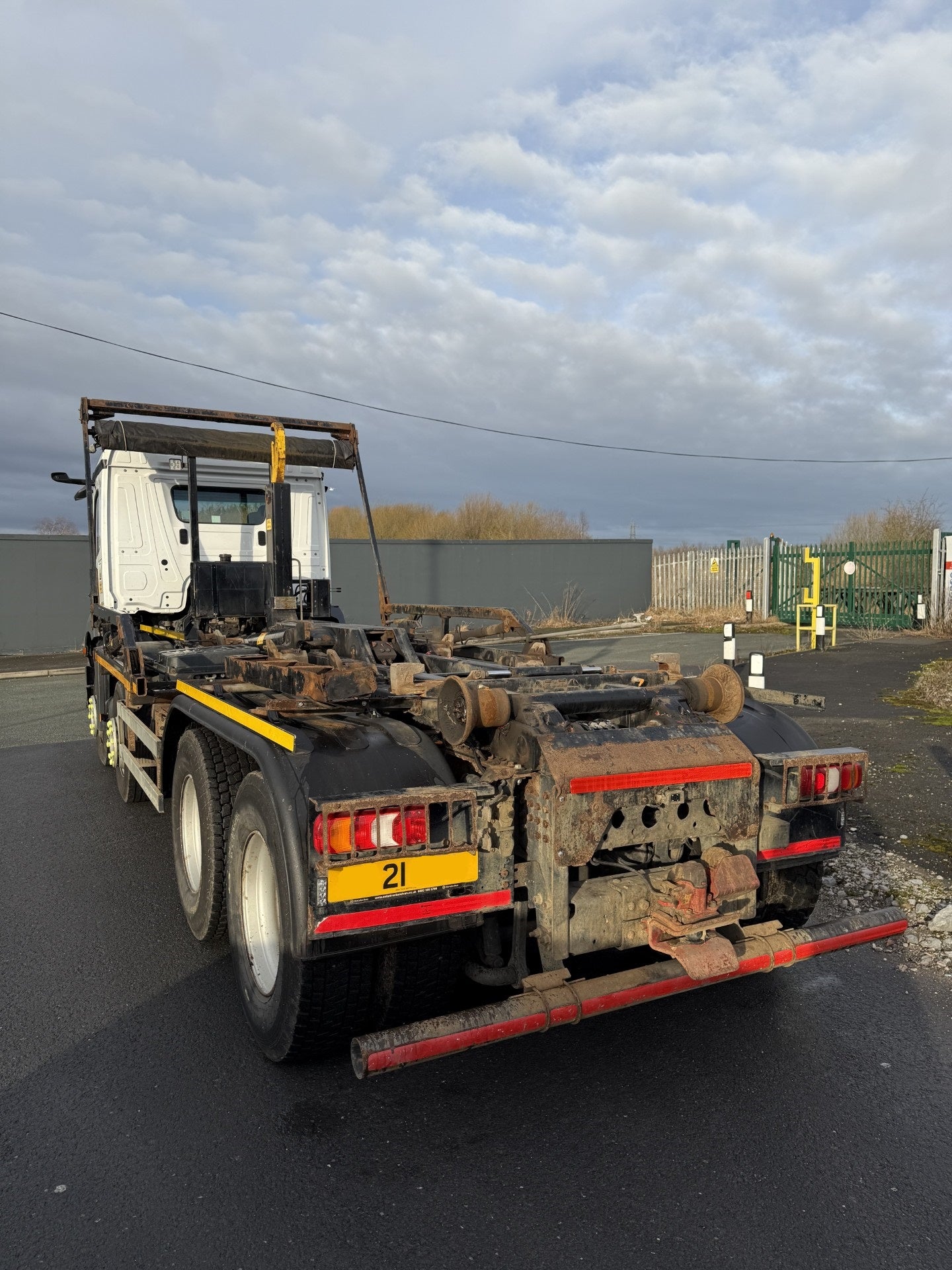 MERCEDES HOOKLOADER ( 2021 )