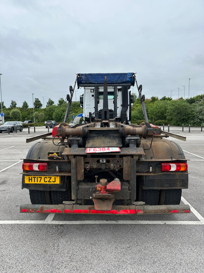 2017 Mercedes Hookloader