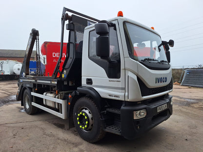 IVECO SKIP LOADER (2020)